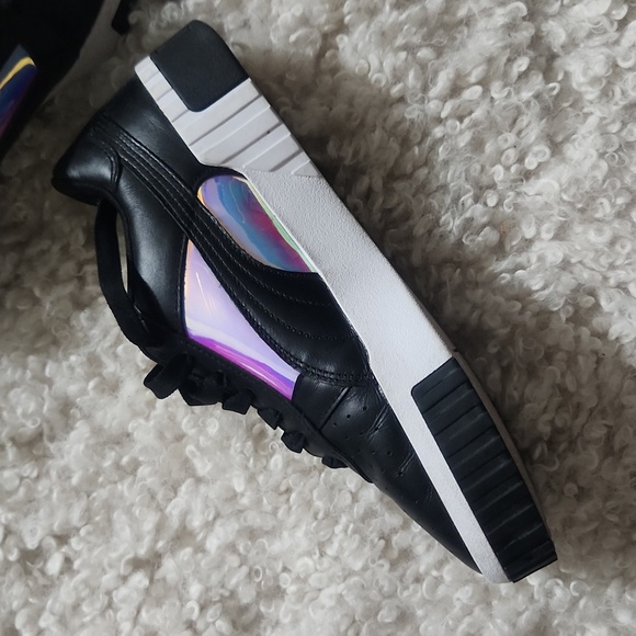 PUMA womens 9.5 sneakers - Picture 2 of 6